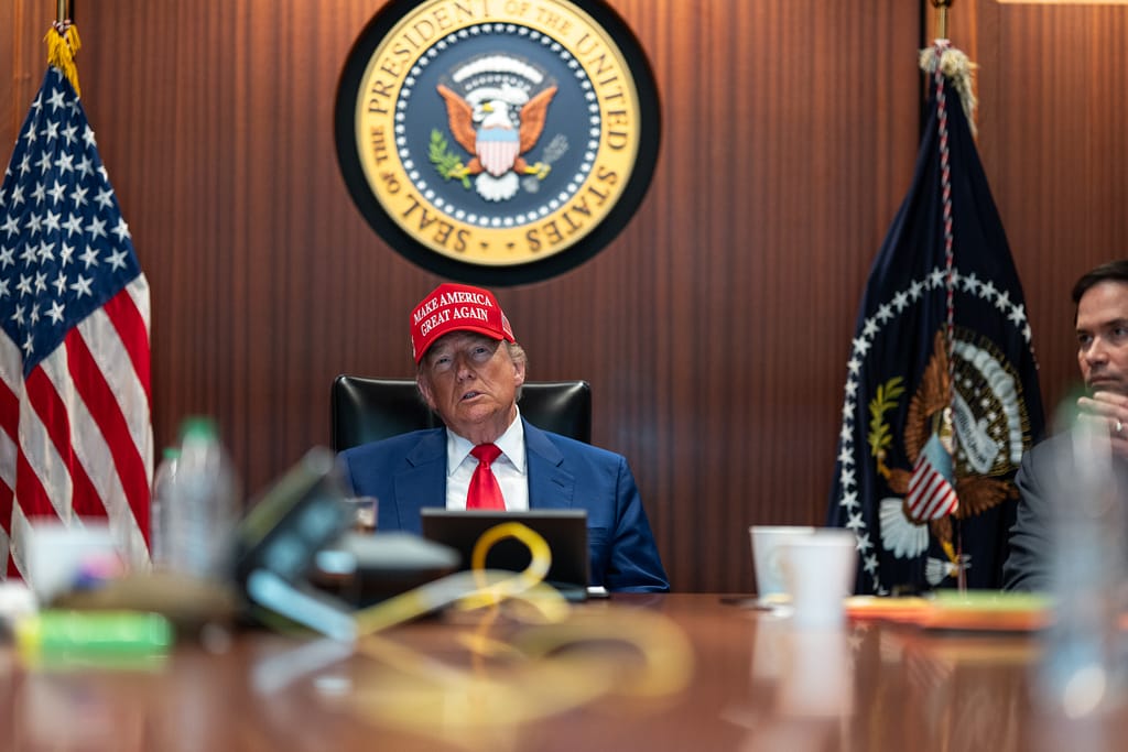 Trump na sala de situação